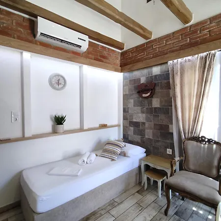 House 3* Szkiáthosz