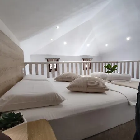 House 3*