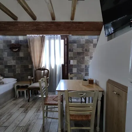 House 3* Skiathos